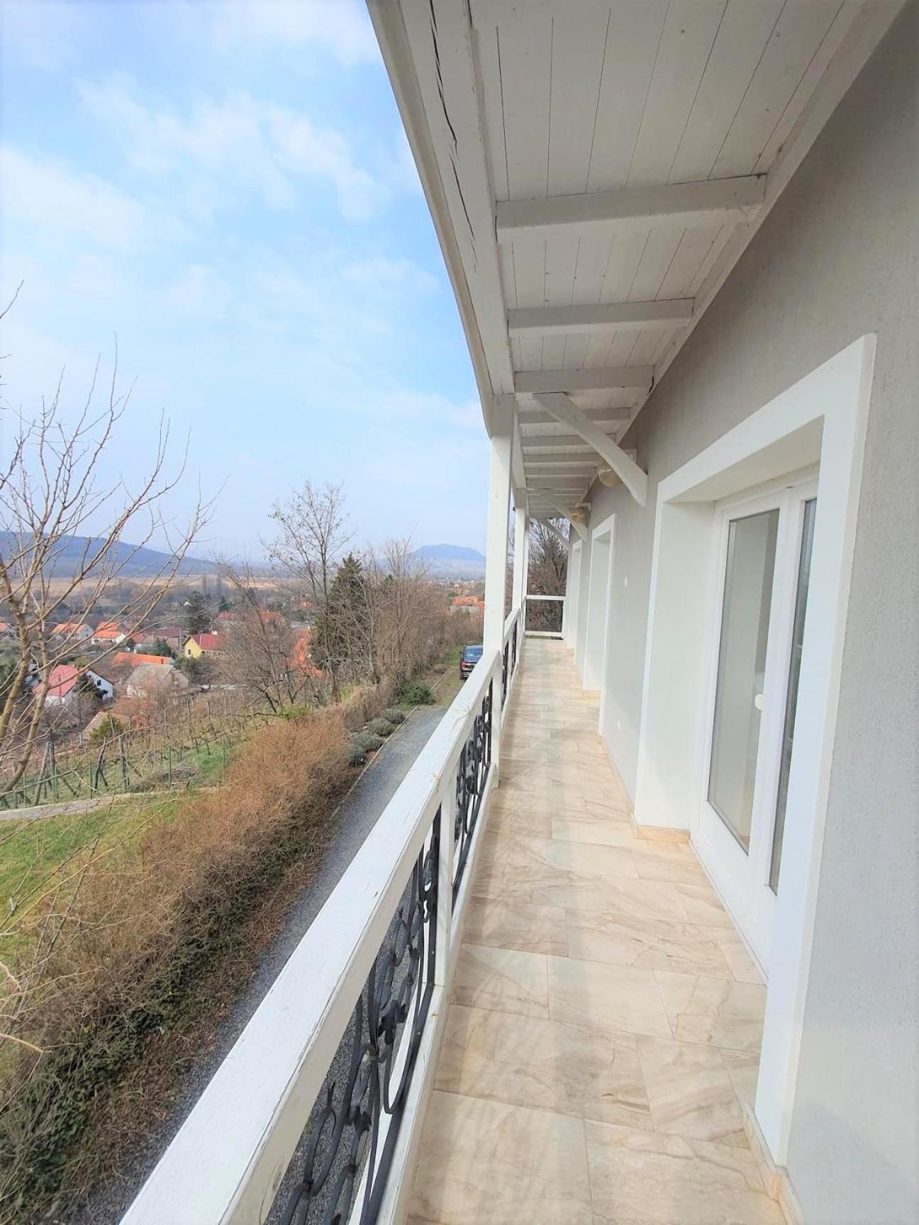 Villa Izabella Badacsonytördemic Exteriör bild