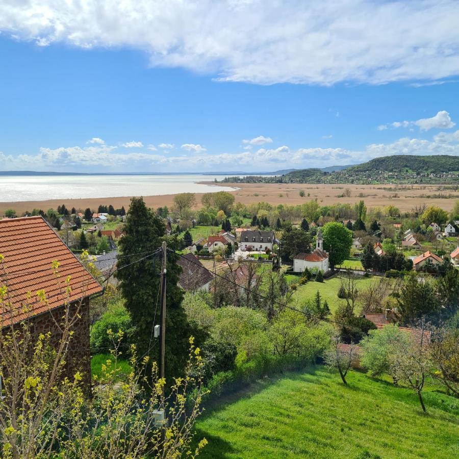 Villa Izabella Badacsonytördemic Exteriör bild